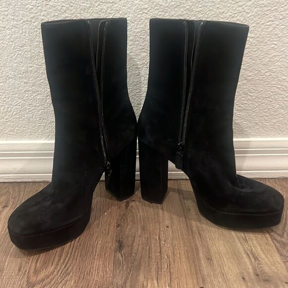 STUART WEITZMAN
Suede platform ankle boots
$750 women Sz 11 new 
Color: black - Picture 3 of 5